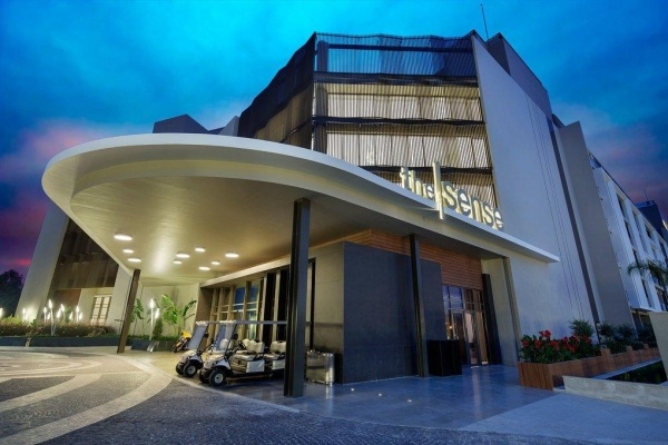 The Sense Deluxe Hotel***** - UAI, repülővel