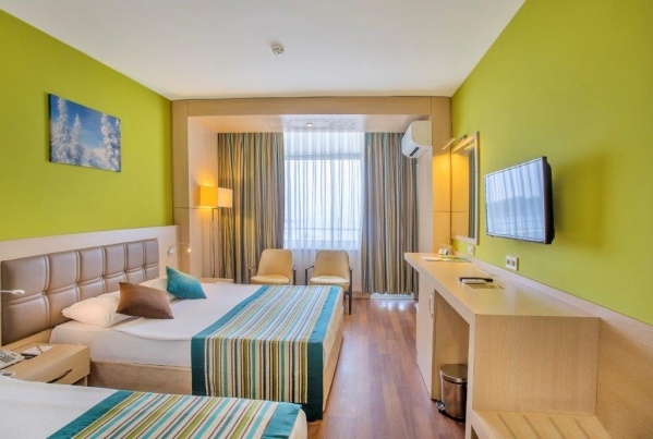 Meridia Beach Hotel***** - AI, repülővel