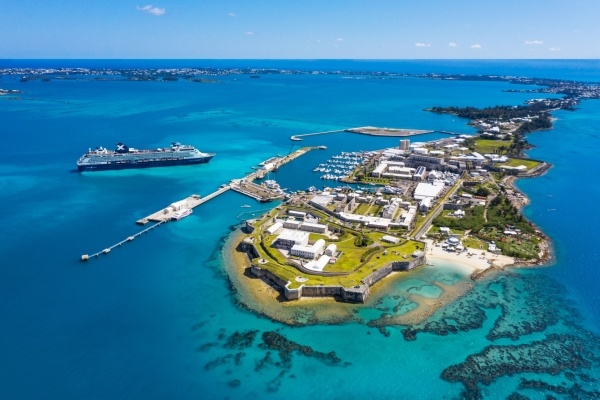 BAHAMÁK & GRAND TURK, Celebrity Summit