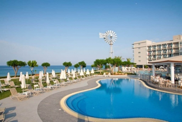 Protaras - Hotel Pernera Beach**** AI, repülővel